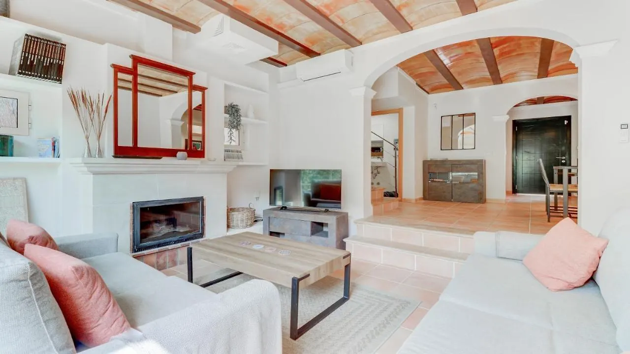 Villa Casa Rosada Cala de Sant Vicenc España