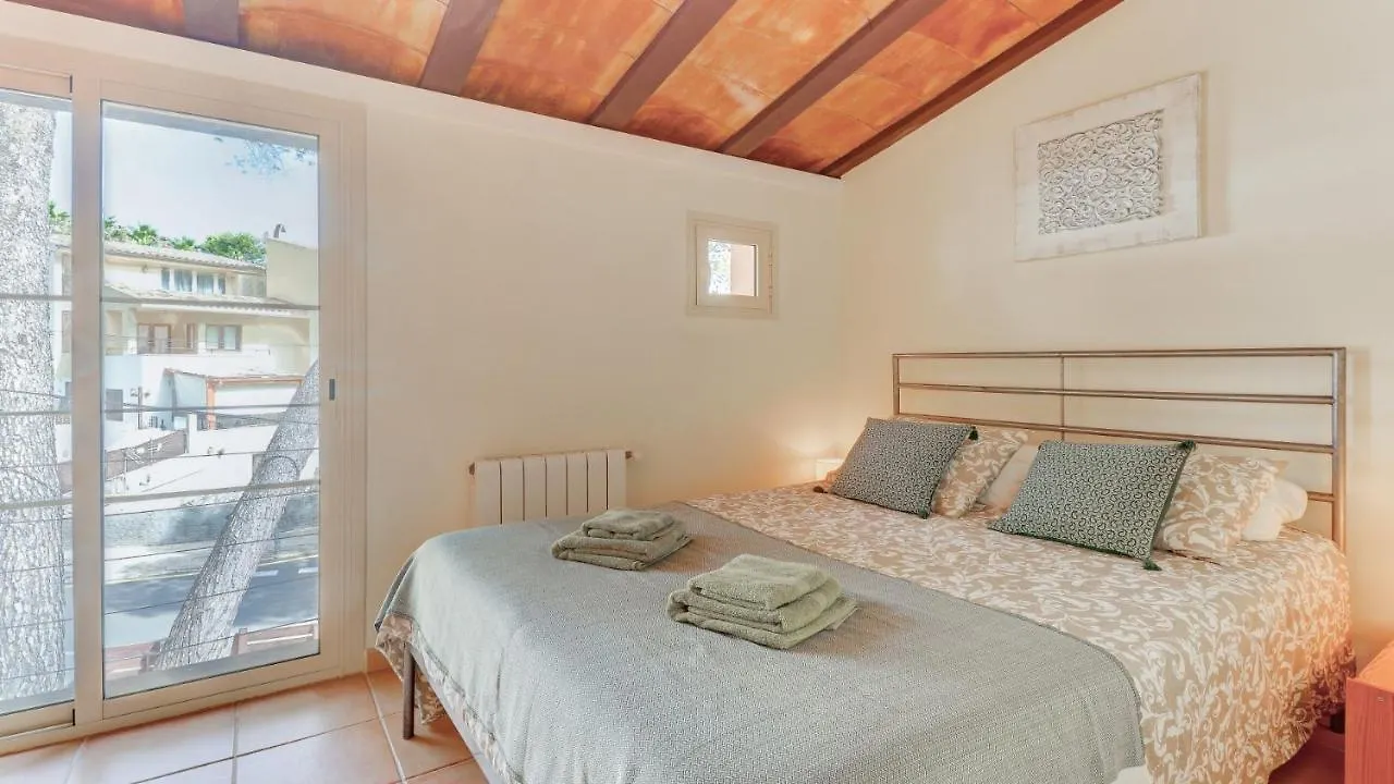 Villa Casa Rosada Cala de Sant Vicenc 0*,  España